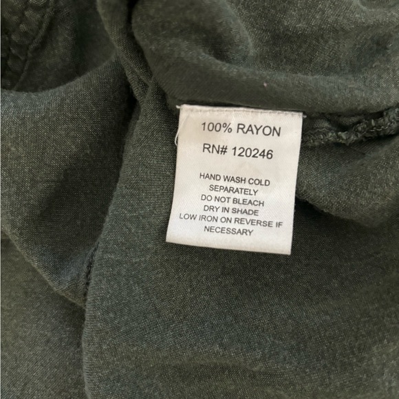 W.f. Button Up Shirt Women’s Medium Green Collared Adjustable Sleeves Pockets - Picture 3 of 6